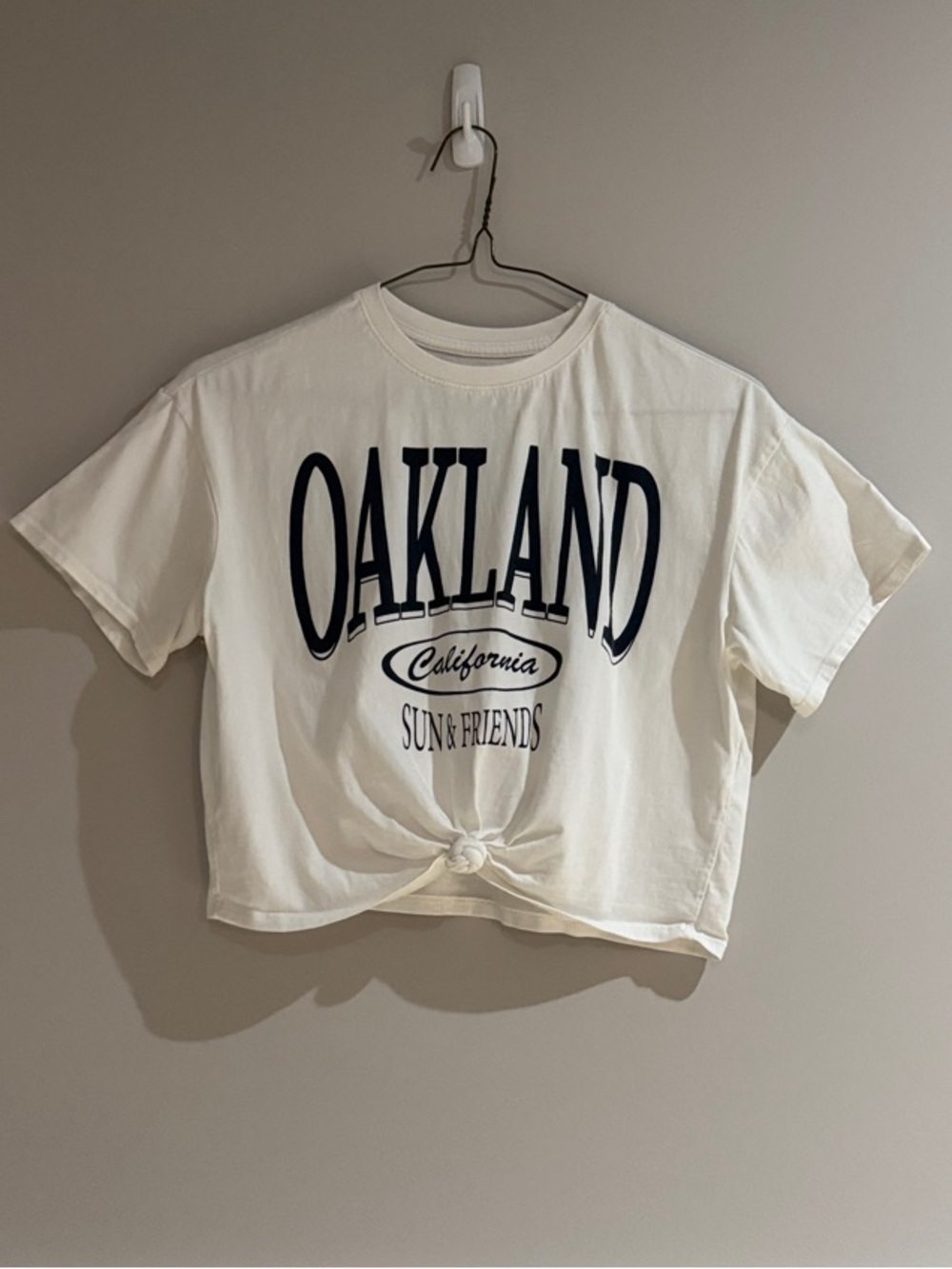 NWOT H&M Cream Oakland California Graphic Knot Tee Size 12-14